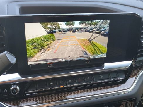 Used 2025 GMC Sierra 1500 Elevation image 26