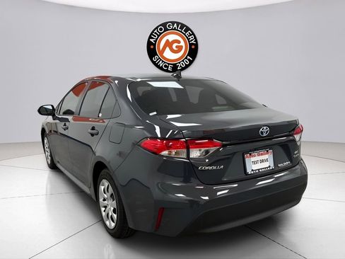 Used 2025 Toyota Corolla LE FWD image 5