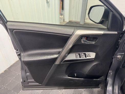 Used 2018 Toyota RAV4 XLE w/ Convenience Package AWD/4WD image 7