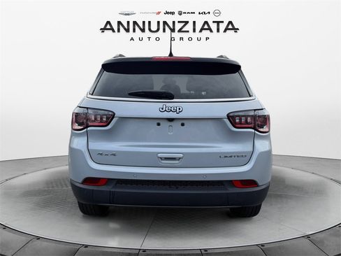 Used 2024 Jeep Compass Limited image 4