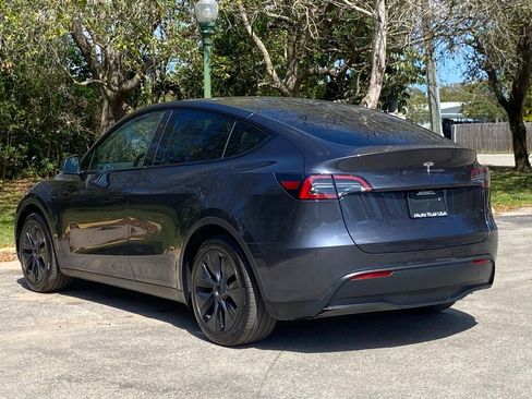 Used 2025 Tesla Model Y Long Range image 5