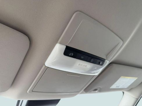Used 2025 Nissan Altima 2.5 SV FWD image 29