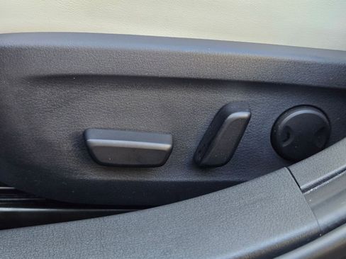 Used 2021 MAZDA MAZDA3 s image 23