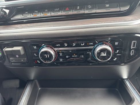 New 2026 GMC Sierra 1500 SLT image 8