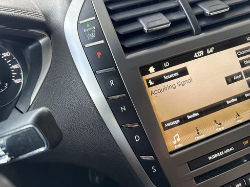 Used 2017 Lincoln MKZ Reserve w/ Climate Package image 27