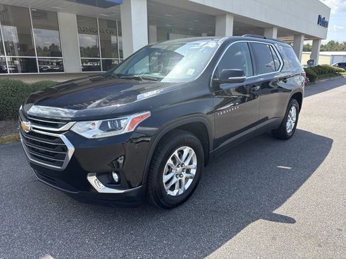 Used 2019 Chevrolet Traverse LT FWD image 1