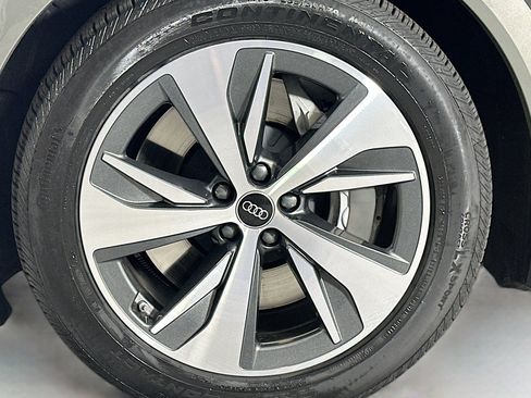 Used 2024 Audi Q8 e-tron Premium AWD/4WD image 11