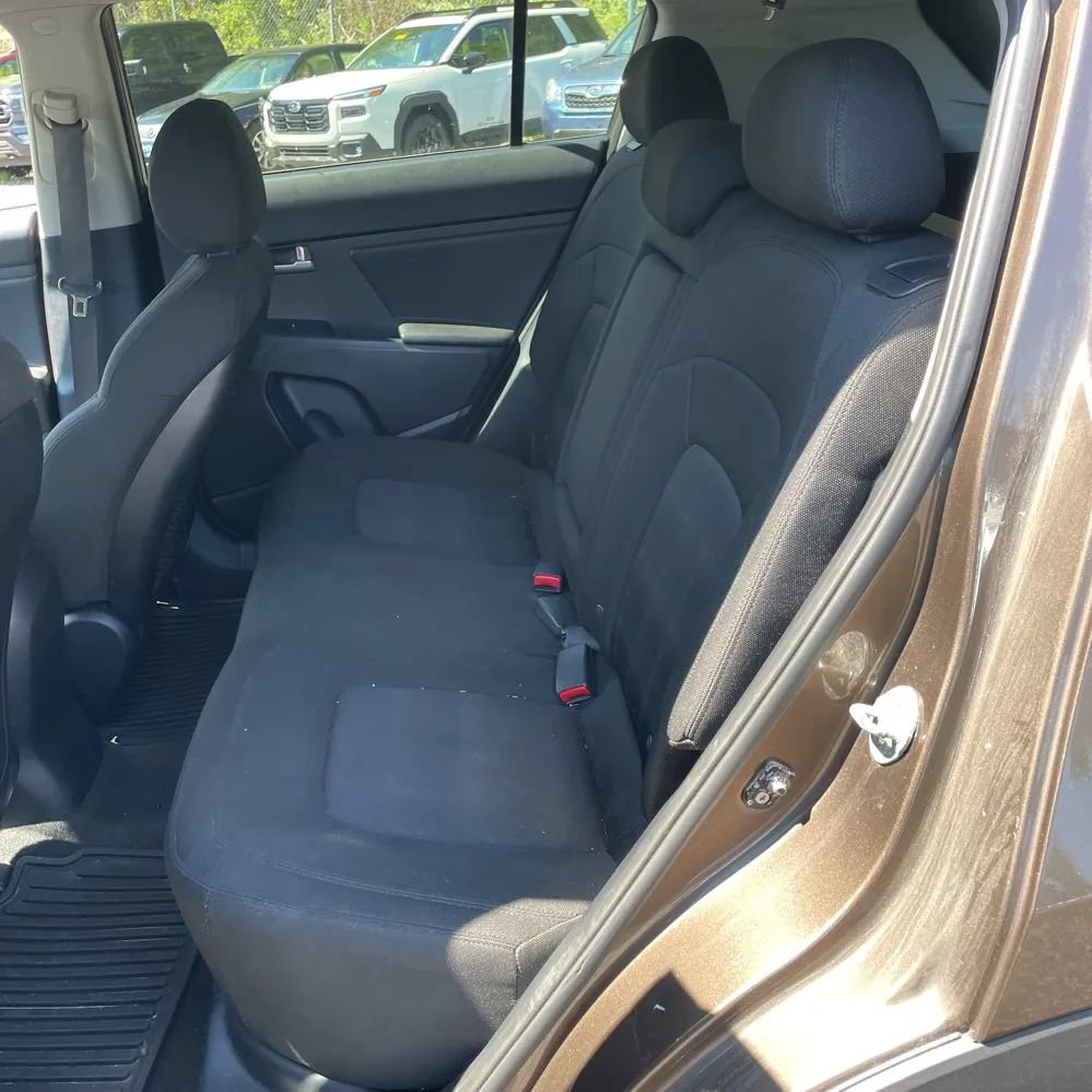 Used 2011 Kia Sportage LX AWD/4WD image 6