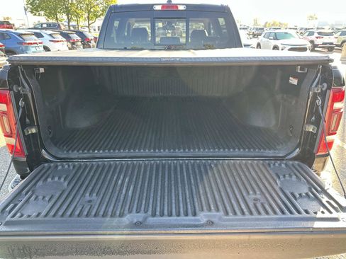 Used 2019 RAM 1500 Laramie image 11