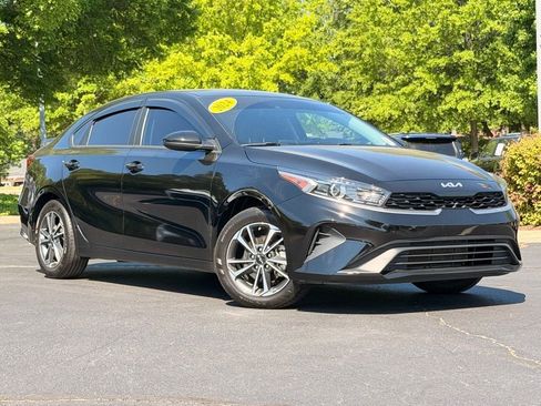 Used 2024 Kia Forte LXS FWD image 2