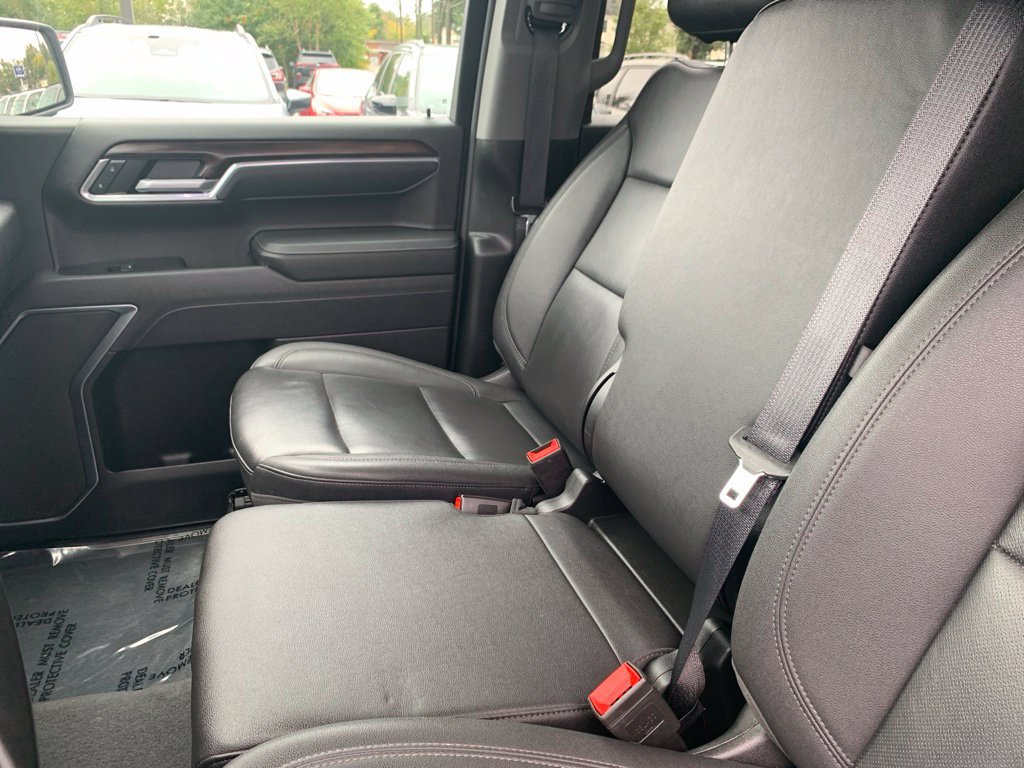 Used 2025 GMC Sierra 1500 SLT AWD/4WD image 18