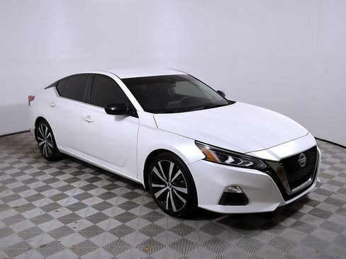 Used 2021 Nissan Altima 2.5 SR FWD image 7