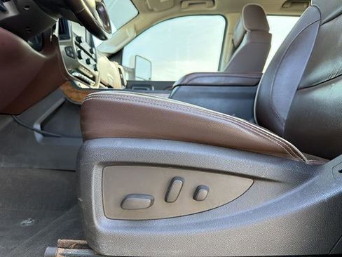 Used 2019 Chevrolet Silverado 2500 High Country image 13