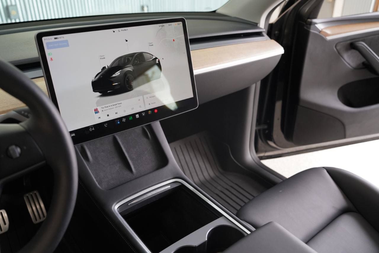 Used 2024 Tesla Model Y Performance AWD/4WD image 18