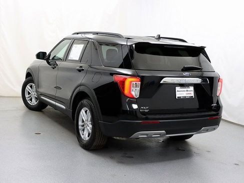 Used 2022 Ford Explorer XLT w/ Equipment Group 202A image 8