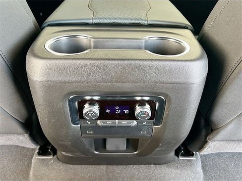 New 2026 GMC Yukon XL AT4 w/ AT4 Premium Package image 18