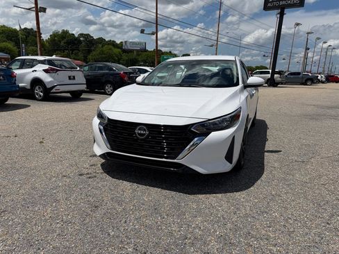 Used 2024 Nissan Sentra SV FWD image 5
