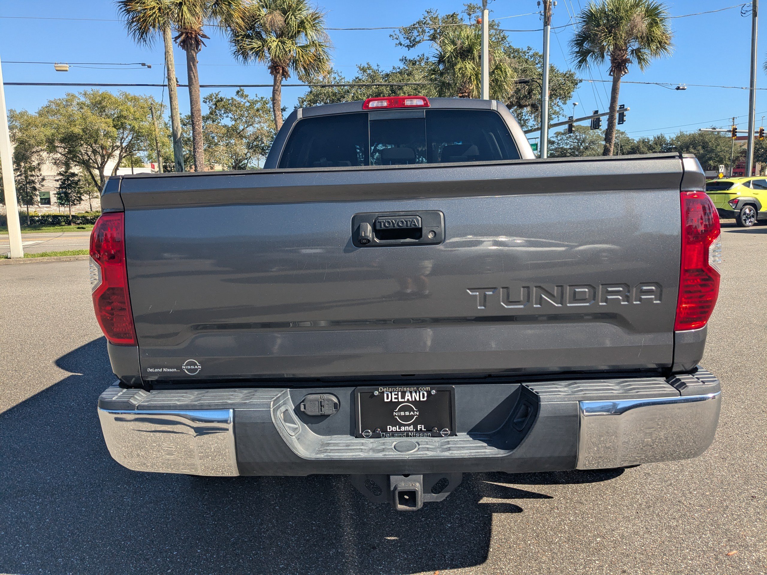 Used 2015 Toyota Tundra SR5 w/ SR5 Upgrade Package RWD image 5