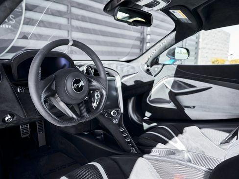 Used 2021 McLaren 765LT image 2