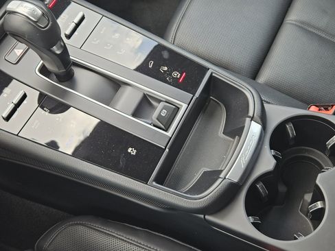 Certified 2023 Porsche Macan Turbo image 20