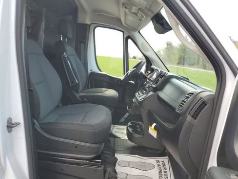 Used 2025 RAM ProMaster 2500 w/ Convenience Group FWD image 22