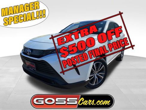 Used 2022 Toyota Venza LE image 1