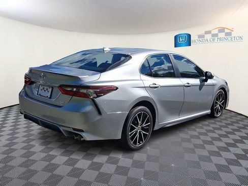 Used 2022 Toyota Camry SE AWD/4WD image 6