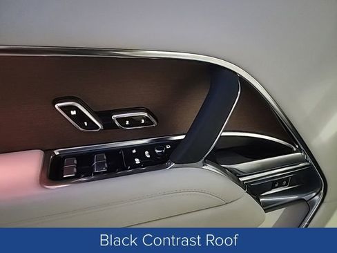 Used 2023 Land Rover Range Rover SE image 12
