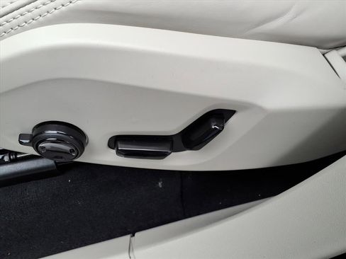 New 2026 Volvo XC90 T8 Ultra w/ Protection Package Premier image 16