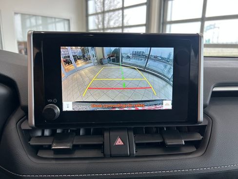 Certified 2025 Toyota RAV4 XLE AWD/4WD image 18