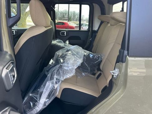 New 2026 Jeep Gladiator Sport image 15