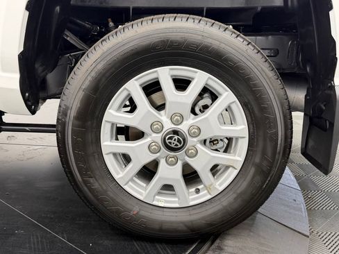 Used 2026 Toyota Tacoma SR5 AWD/4WD image 16