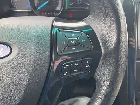 Used 2017 Ford Explorer XLT w/ Equipment Group 202A AWD/4WD image 9