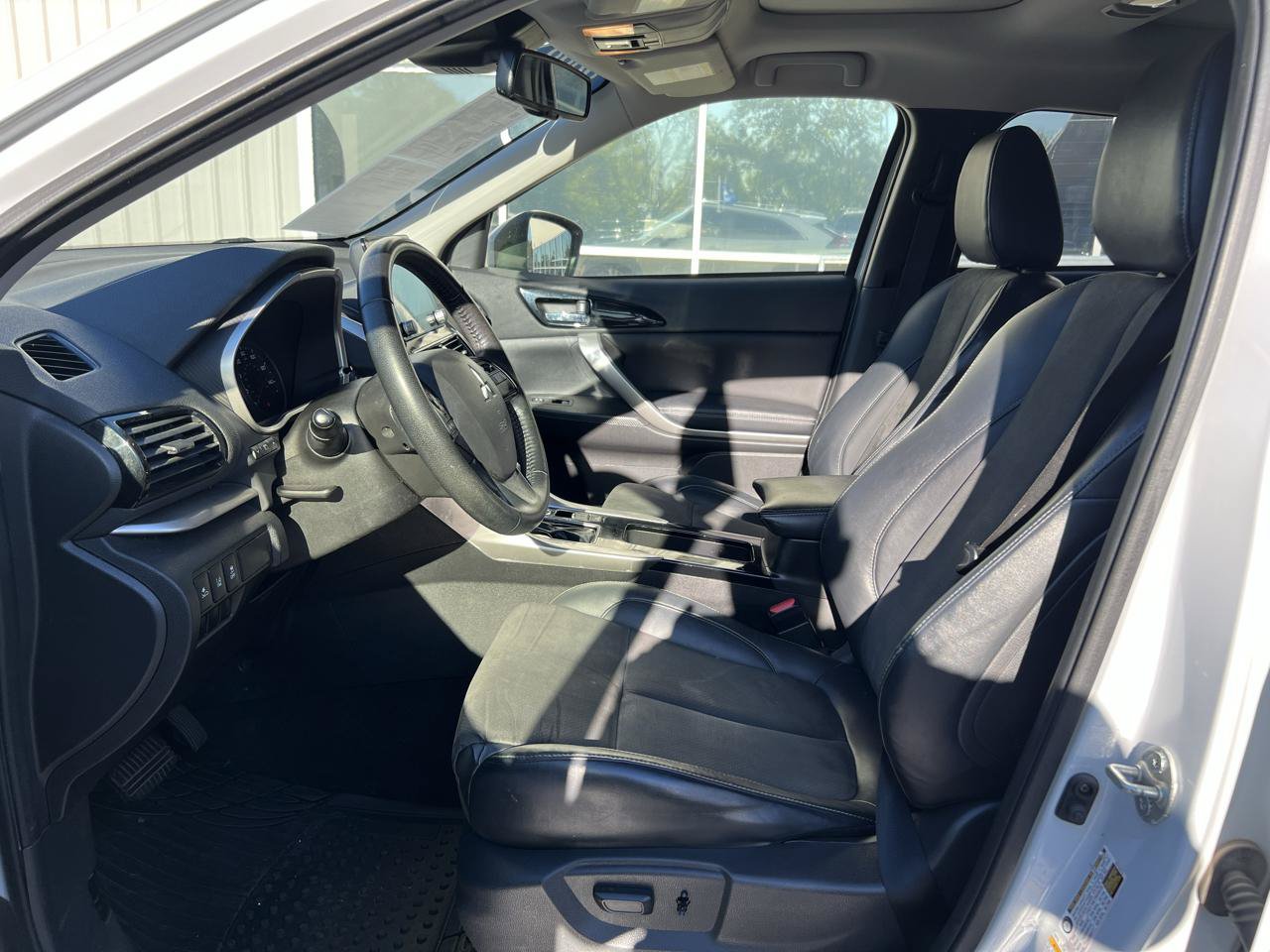 Used 2022 Mitsubishi Eclipse Cross AWD image 11