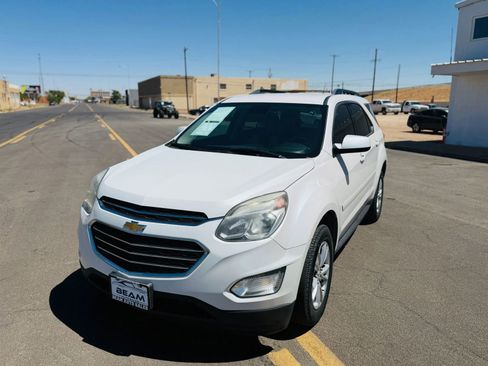 Used 2017 Chevrolet Equinox LT FWD image 5