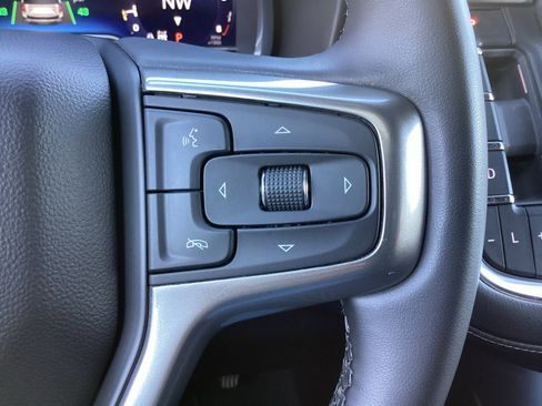 Used 2023 Chevrolet Suburban Z71 image 21