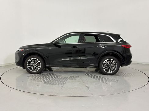 Used 2025 Audi Q5 Premium w/ Convenience Package AWD/4WD image 2