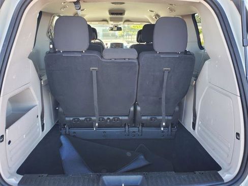 Used 2019 Dodge Grand Caravan SE w/ UConnect Hands-Free Group FWD image 22