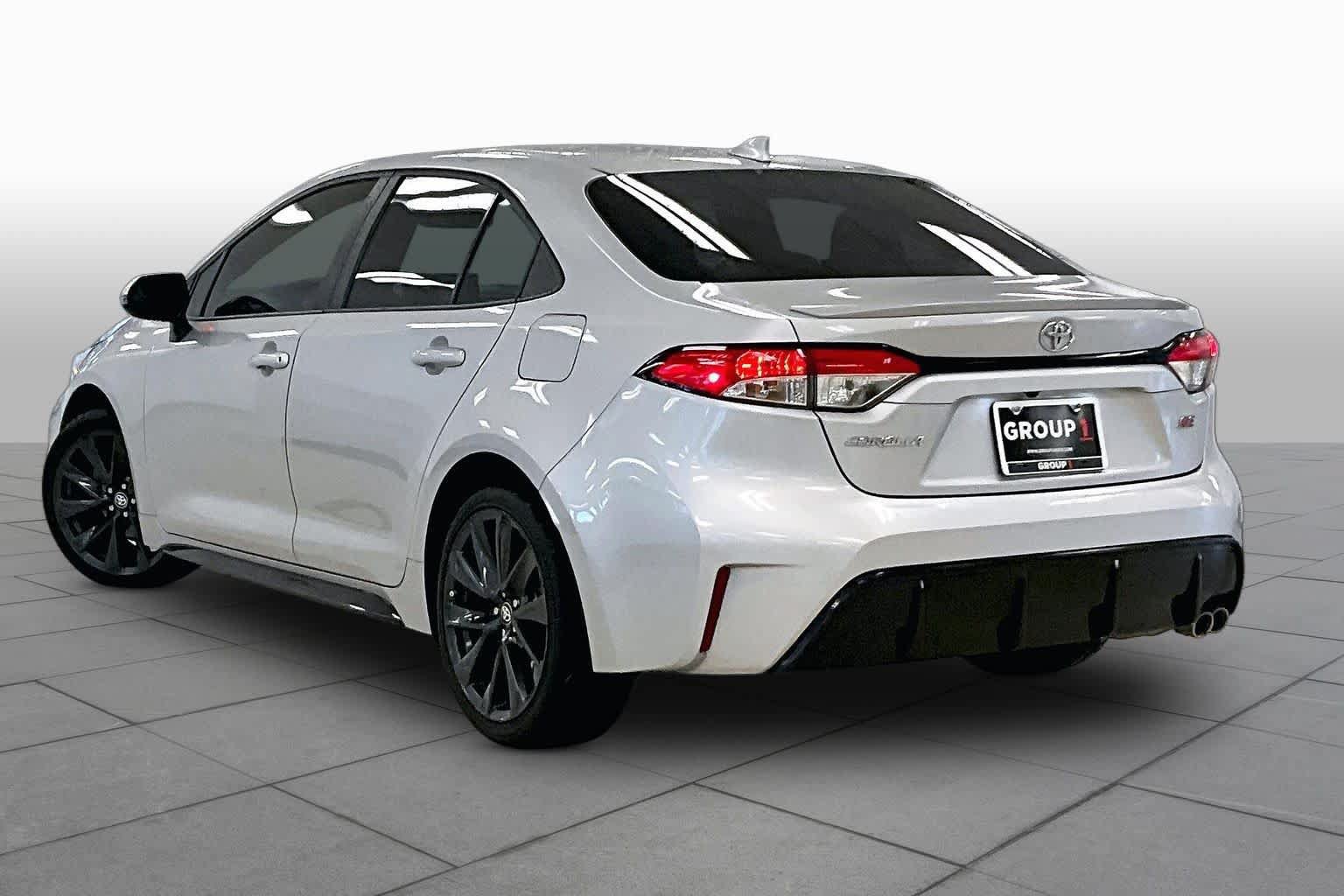 Used 2024 Toyota Corolla SE FWD image 11