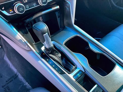 Used 2018 Honda Accord EX image 17