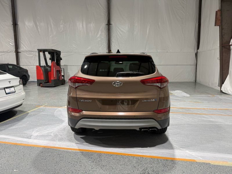 Used 2017 Hyundai Tucson Limited w/ Limited Ultimate Package 03 FWD image 4
