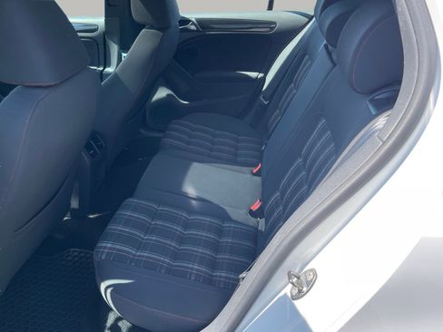 Used 2011 Volkswagen GTI Autobahn image 22