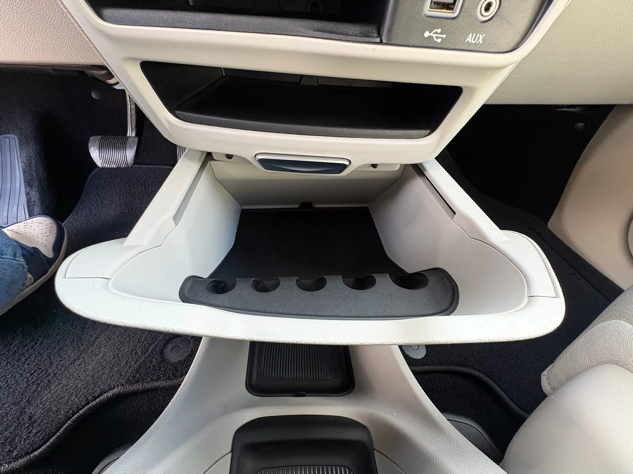 Used 2018 Chrysler Pacifica Touring-L FWD image 26