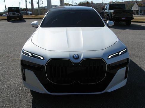 Used 2024 BMW 760i xDrive w/ Premium Package 2 image 15