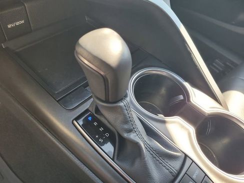 Used 2024 Toyota Camry SE image 18