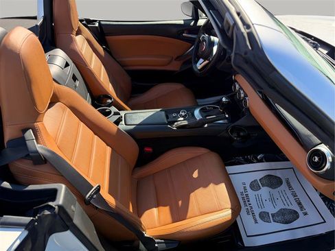 Used 2017 FIAT 124 Spider Lusso image 29