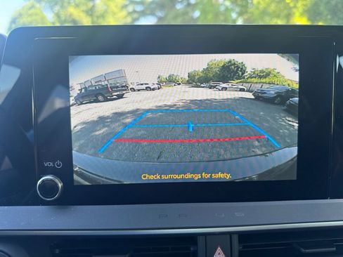 Used 2024 Toyota Prius Prime FWD image 25