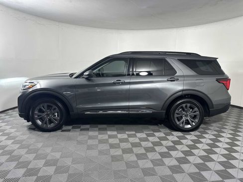 Used 2025 Ford Explorer Active w/ Active Comfort Package AWD/4WD image 4