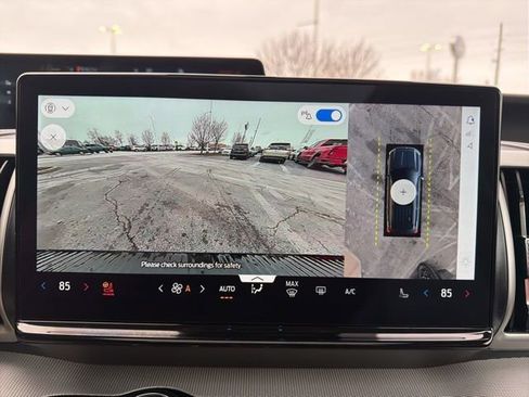 Used 2025 Ford Expedition Active image 36