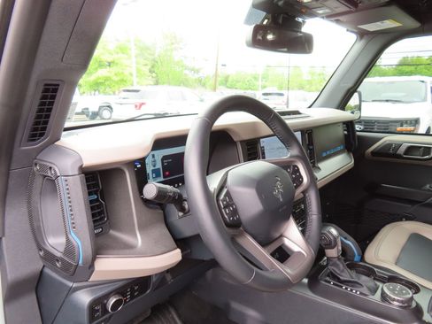 Used 2024 Ford Bronco Wildtrak AWD/4WD image 15